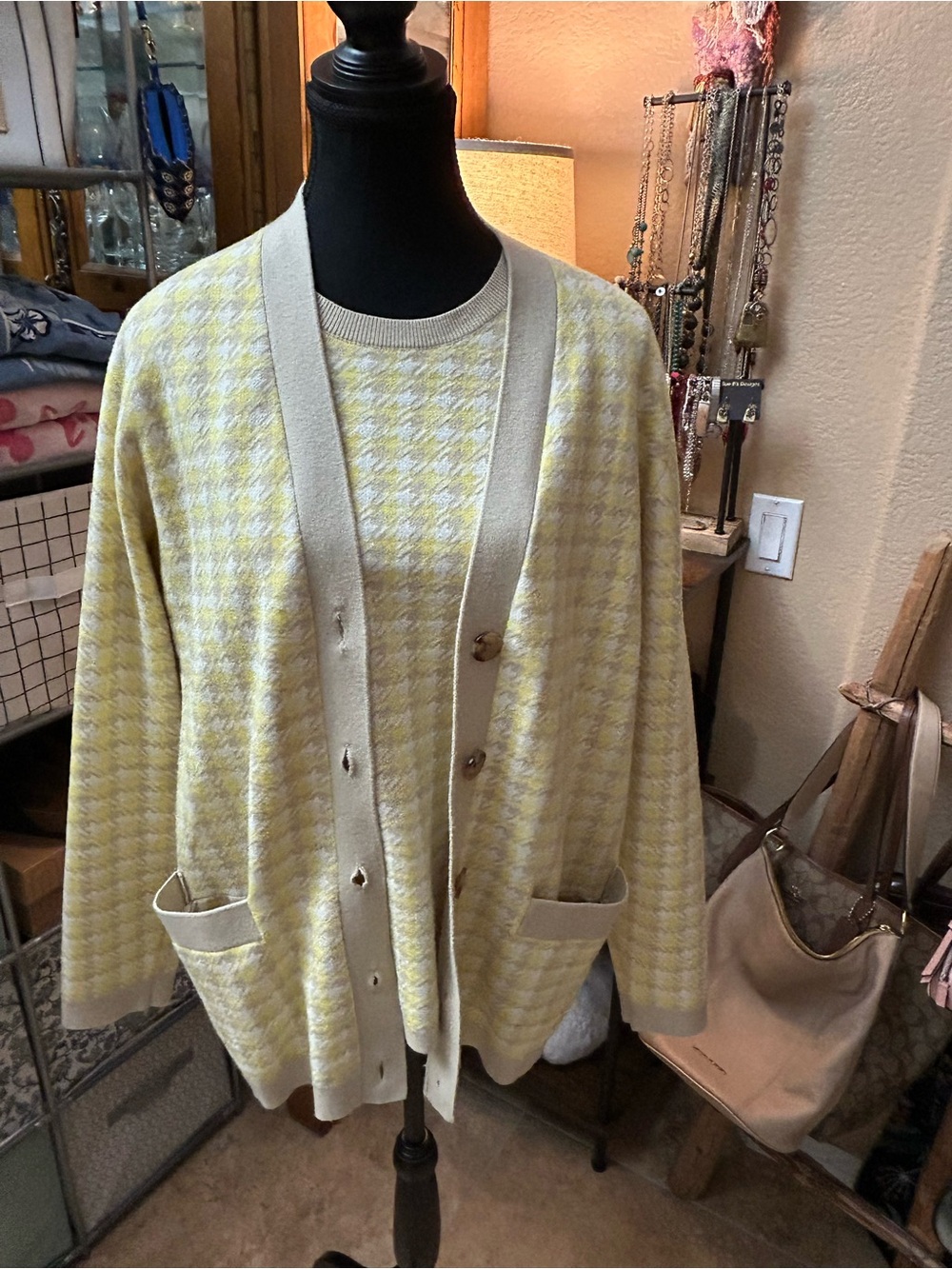 Ann Taylor Yellow & Cream Houndstooth Short Sleeve Knit Top